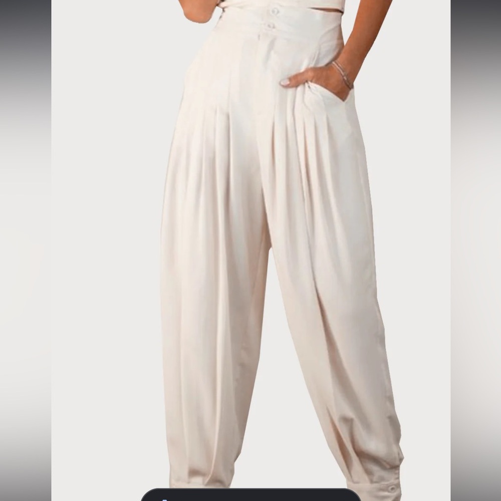 High-Waist Wide Leg Pleated Pants in Light Cream